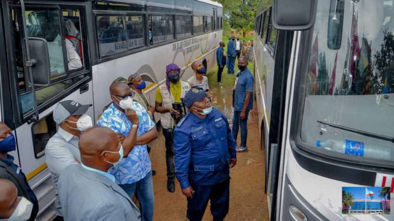 Haut-Katanga : Jacques KYABULA KATWE dote des bus pour le transport en commun de Sakania et Mokambo
