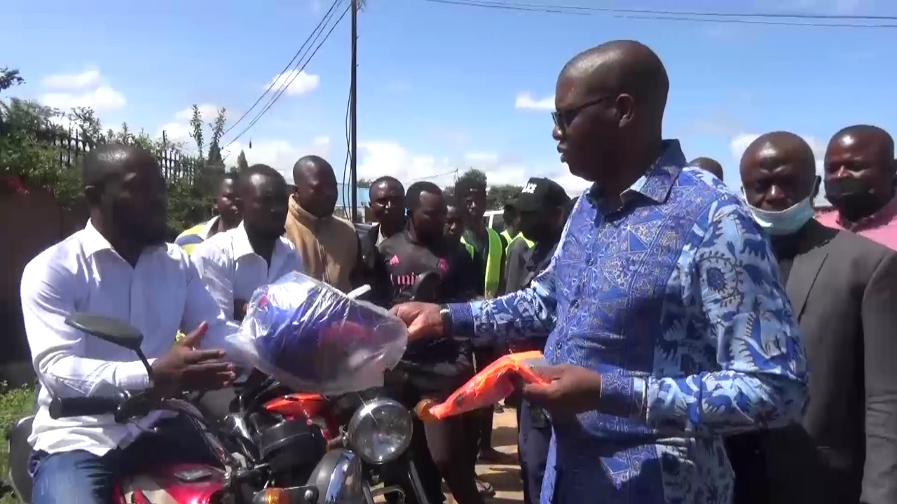 Lubumbashi : Jacques Kyabula Katwe veille à la sécurité des motocyclistes