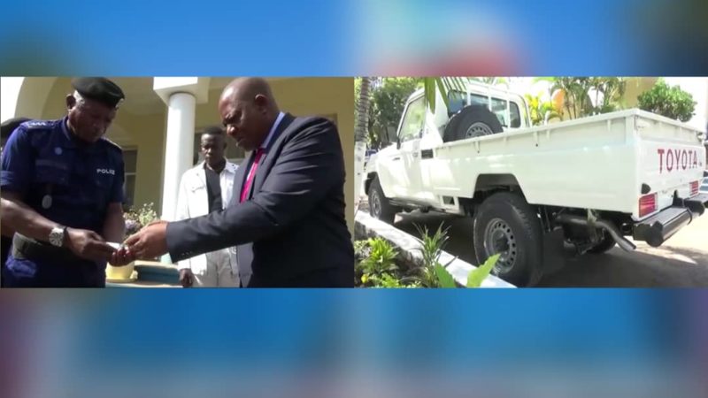 Lubumbashi : Deux Jeeps neuves remis à la police par le gouvernement provincial