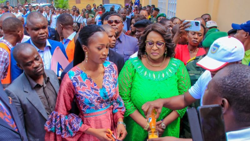 Kinshasa : Aminata Namasia inaugure l’Institut Badiadingi de Mont Ngafula