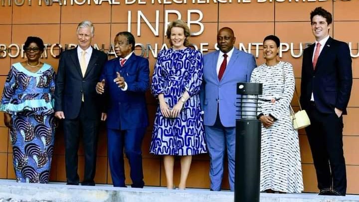 Kinshasa : Le couple royal belge a visité l’Institut National de Recherche Biomédicale