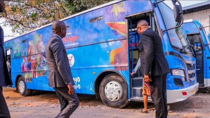 RDC : Mise en circulation des bus touristiques, Modero Nsimba redynamise le secteur