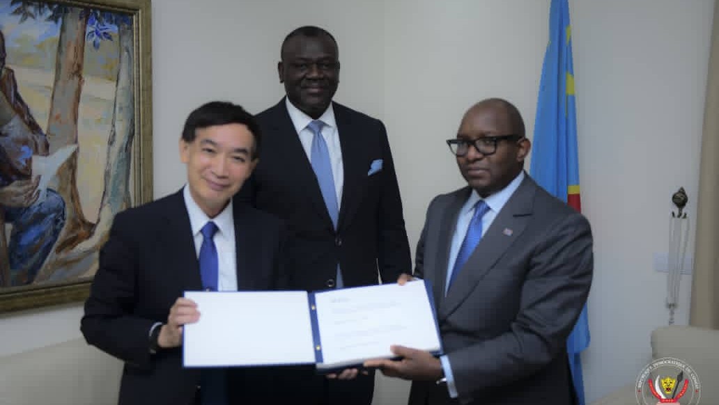 Kinshasa : Le DG de l’Union Postale Universelle, Masahiko Metoki félicite Sama Lukonde pour l’importance qu’il accorde au secteur postal dans le développement du pays