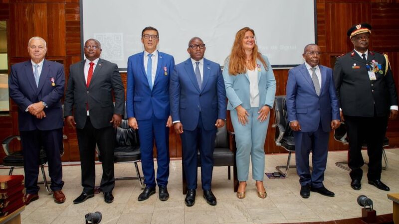 Kinshasa : Au nom du Chef de l’Etat, Sama Lukonde a présidé la cérémonie de clôture de l’année académique 2021-2022 au CHESD