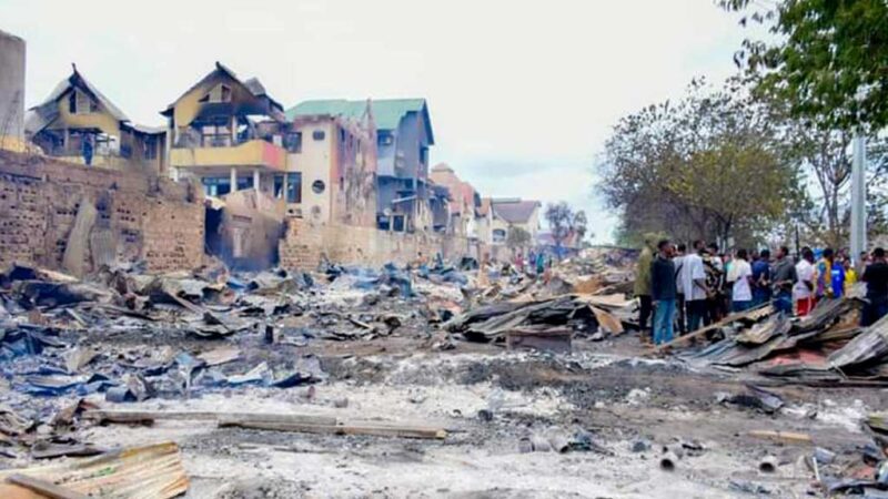 Kinshasa : Incendie à Mbinza Météo, Gentiny Ngobila au chevet des sinistrés