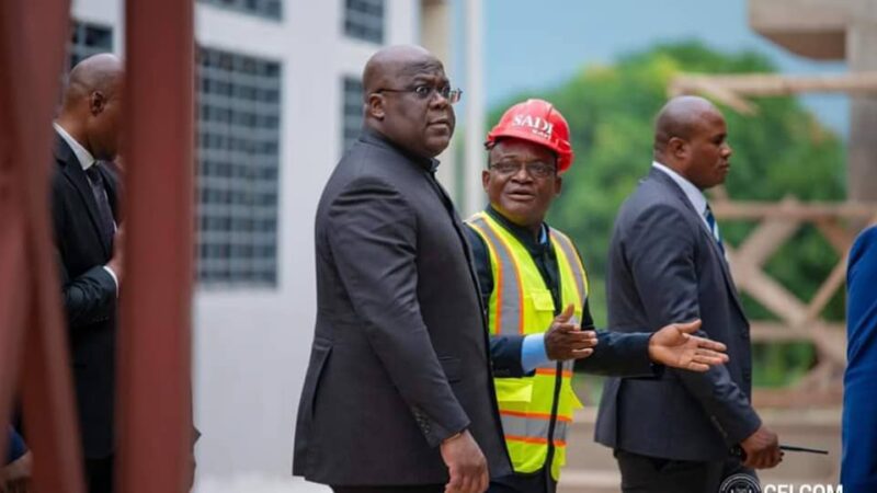 Mbuji-Mayi : Félix Tshisekedi visite quelques chantiers avant de regagner Kinshasa