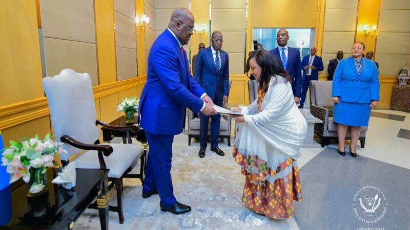 Diplomatie : Quatre nouveaux ambassadeurs présentent leurs lettres de créance au Président Félix Tshisekedi