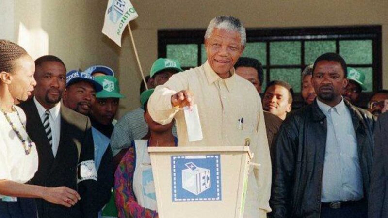 Histoire : 27 avril 1994, Nelson Mandela est élu Président de la République d’Afrique du Sud.